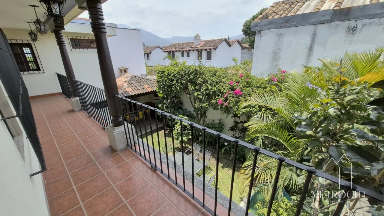Se renta amplia casa estilo colonial en Antigua Guatemala — Casa en Alquiler en Dentro del Casco, Antigua, Sacatepéquez — foto 10 de 17