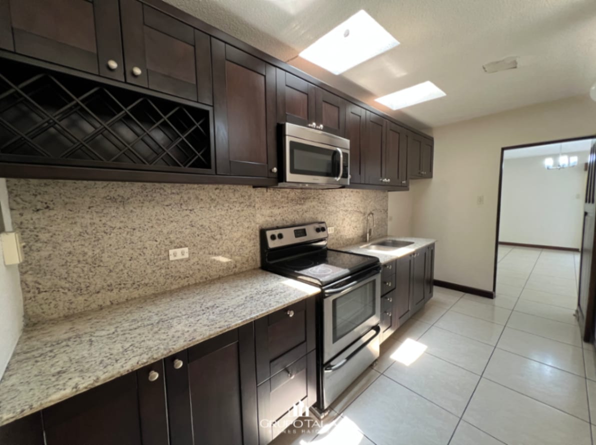 Propiedad en venta zona 10 — Casa en Venta en Zona 10, Guatemala, Ciudad — foto 7 de 8