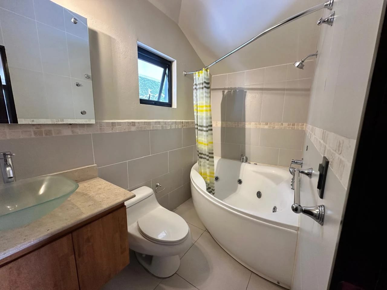 Vendo Casa en Colonia Elgin 2 Zona 13 — Casa en Venta en Zona 13, Guatemala, Ciudad — foto 4 de 14