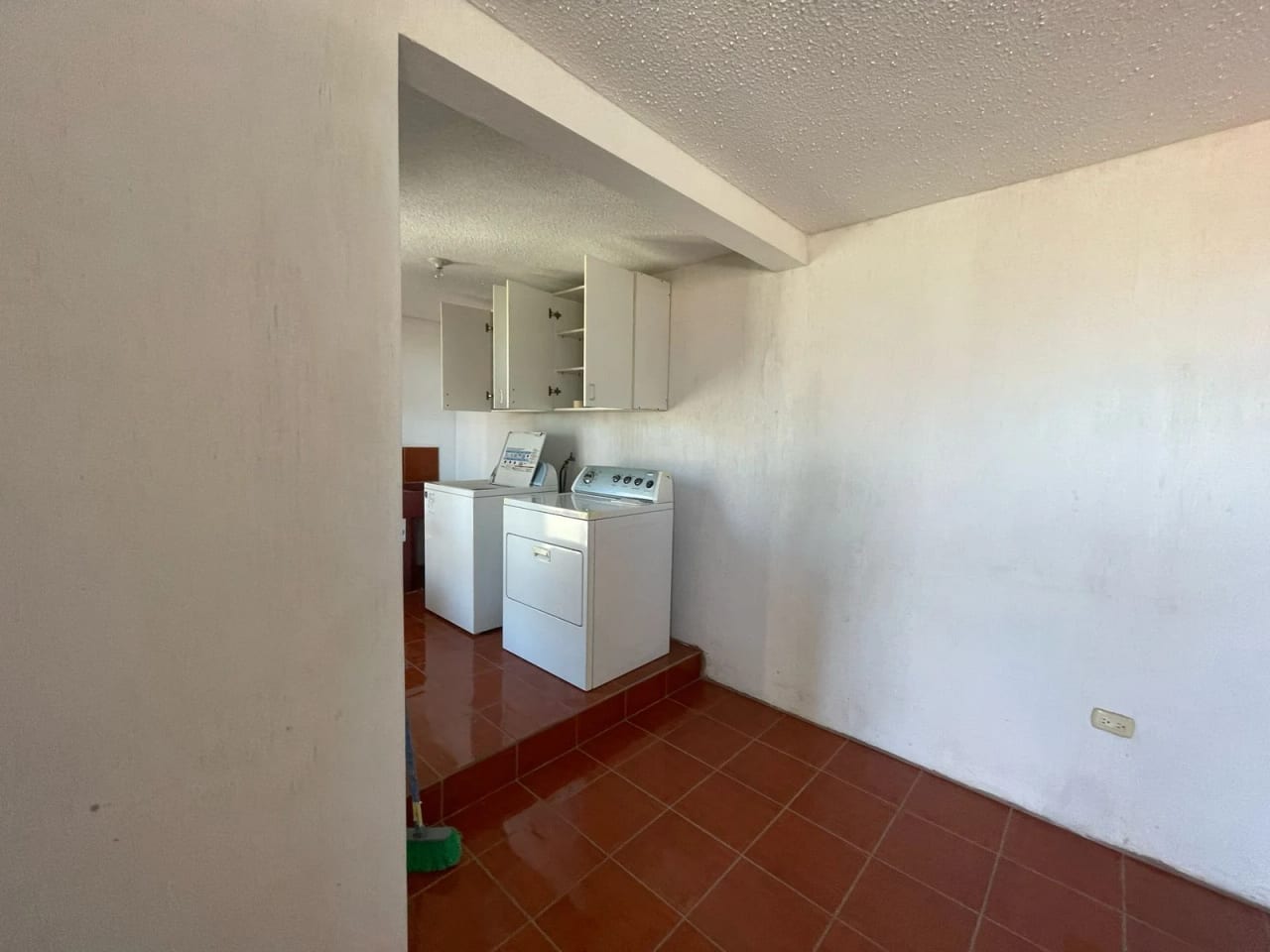 Vendo Casa en Residenciales los Olivos Zona 18 — Casa en Venta en los olivos, Zona 18, Guatemala, Ciudad — foto 14 de 17