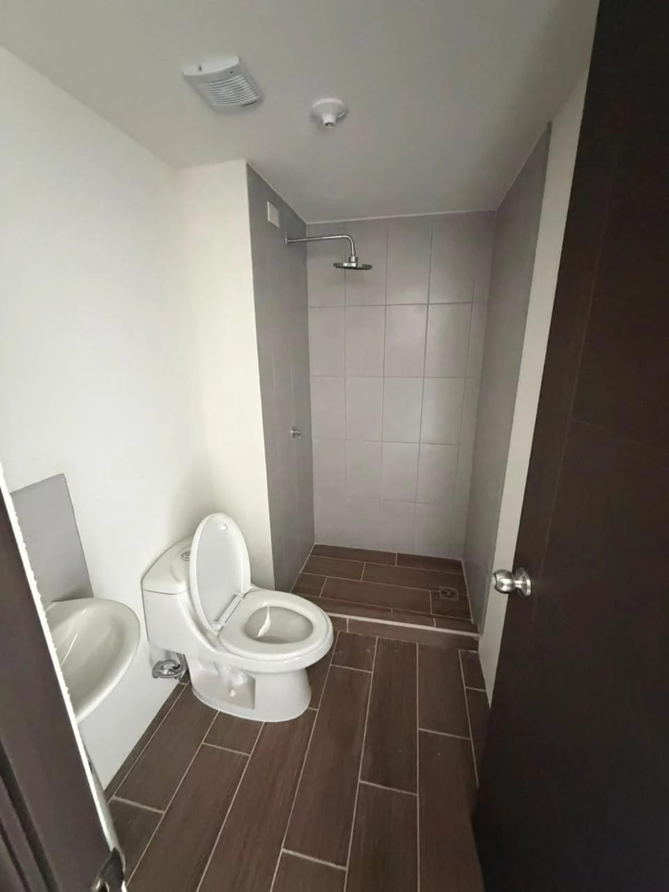 Rento Apartamento en Edificio Cumbres del Pedregal Zona 6 — Apartamento en Alquiler en Zona 6, Guatemala, Ciudad — foto 9 de 15