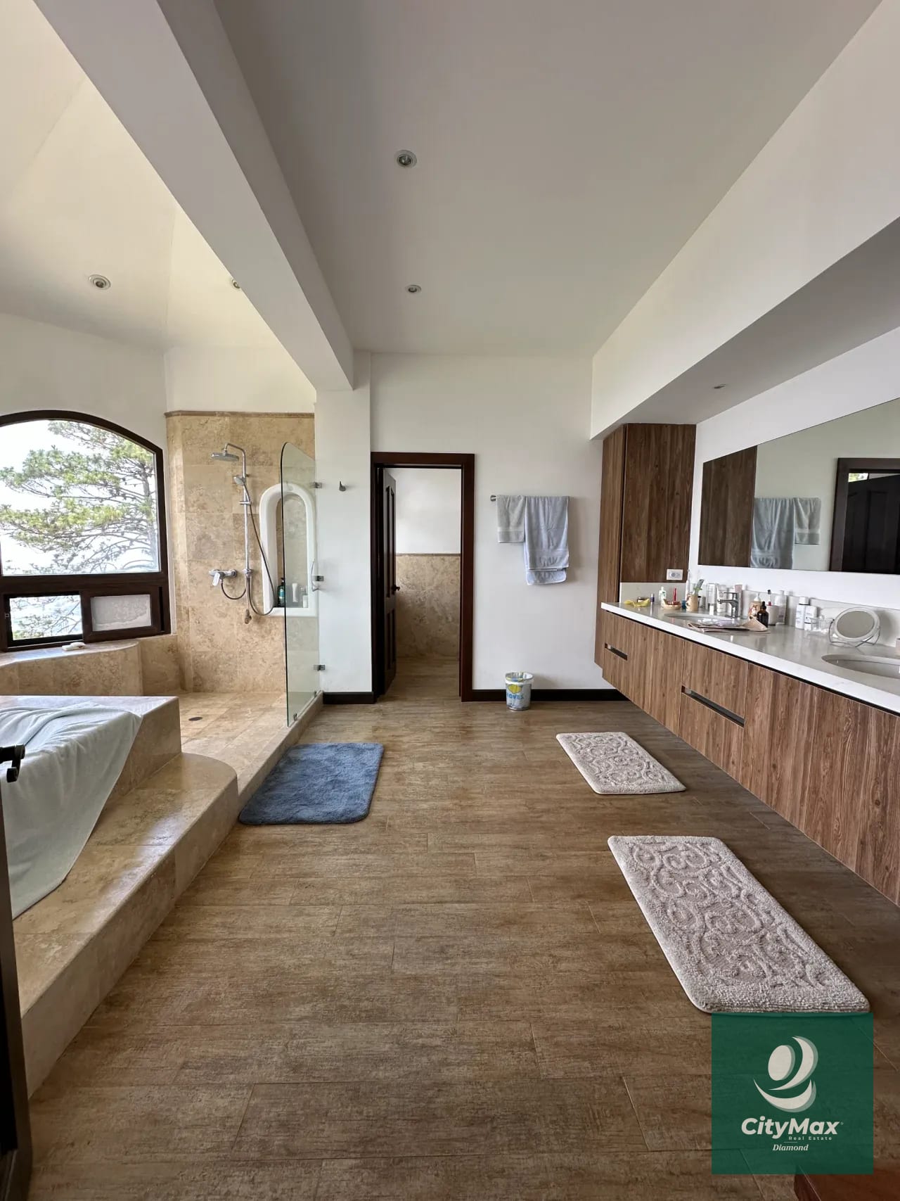 Casa Luxury en Venta en Altos de Monte Bello Km 9.5 CAES — Casa en Venta en Santa Catarina Pinula, Guatemala, Ciudad — foto 12 de 17