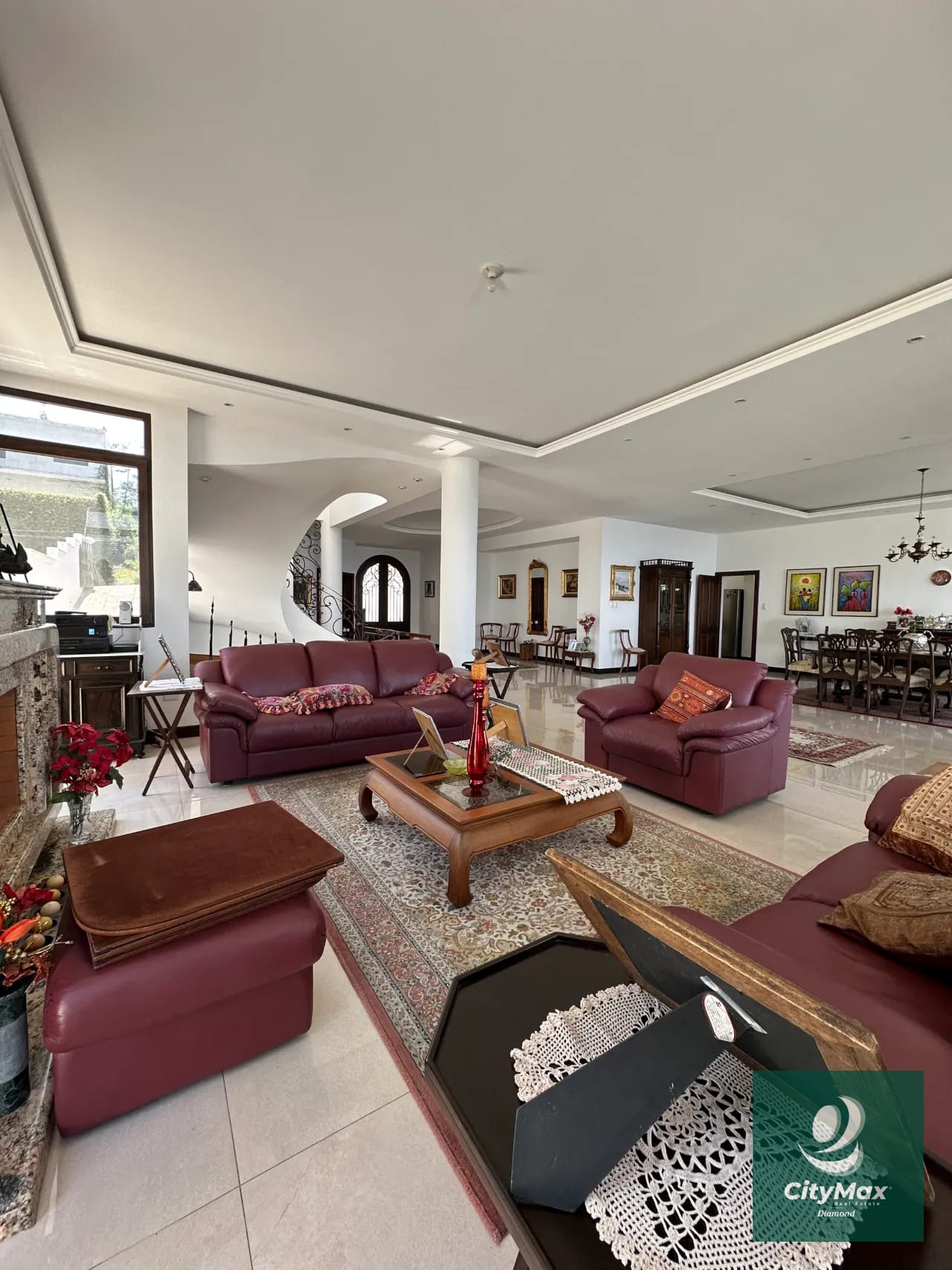 Casa de Lujo y Vistas Top en Venta en Montebello CAES — Casa en Venta en Santa Catarina Pinula, Guatemala, Ciudad — foto 2 de 16