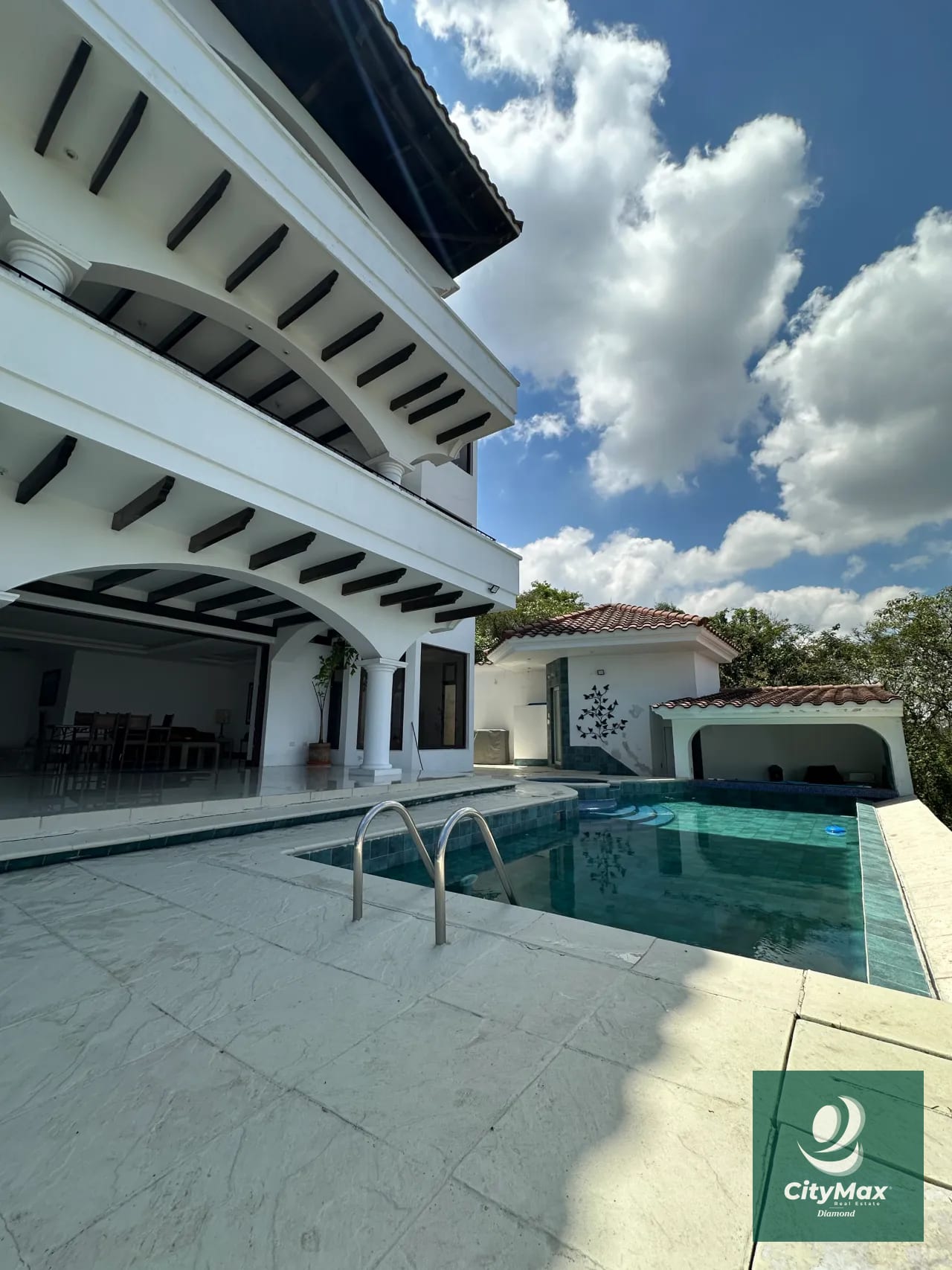 Casa de Lujo y Vistas Top en Venta en Montebello CAES — Casa en Venta en Santa Catarina Pinula, Guatemala, Ciudad — foto 11 de 16
