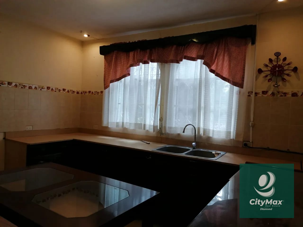 Casa Grande en Venta con Apartamentos en Zona 12 Ciudad de Guatemala — Casa en Venta en Zona 12, Guatemala, Ciudad — foto 5 de 16