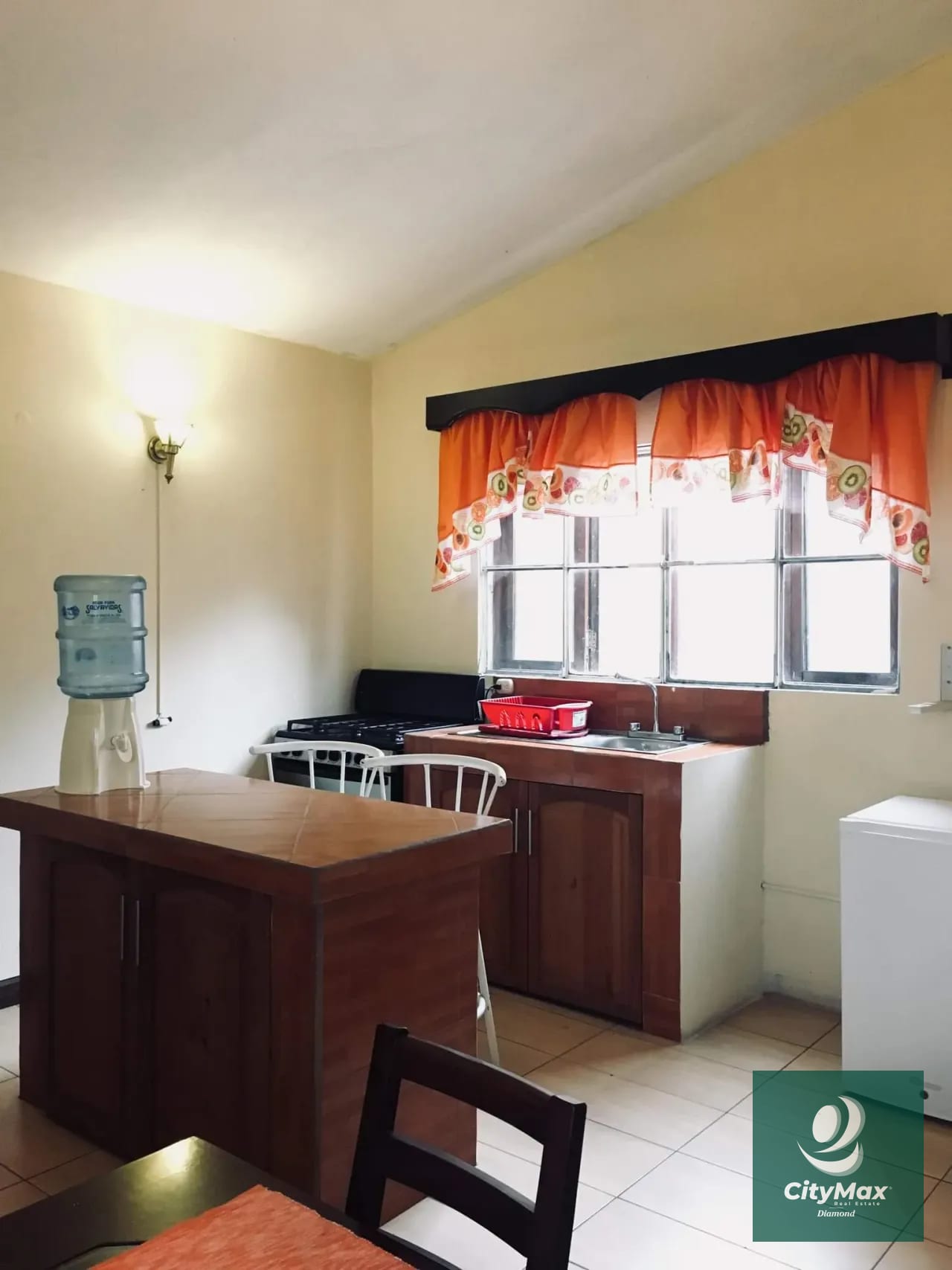 Casa Grande en Venta con Apartamentos en Zona 12 Ciudad de Guatemala — Casa en Venta en Zona 12, Guatemala, Ciudad — foto 10 de 16