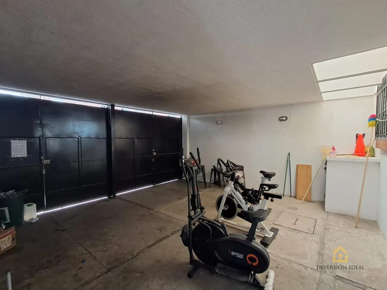 Casa comercial en renta - 12 ambientes - 800 mtsts2 - $6000 + IVA (Negociable) - Zona 10 — Casa en Alquiler en Centro Comercial Los Próceres, Zona 10, Guatemala, Ciudad — foto 9 de 18
