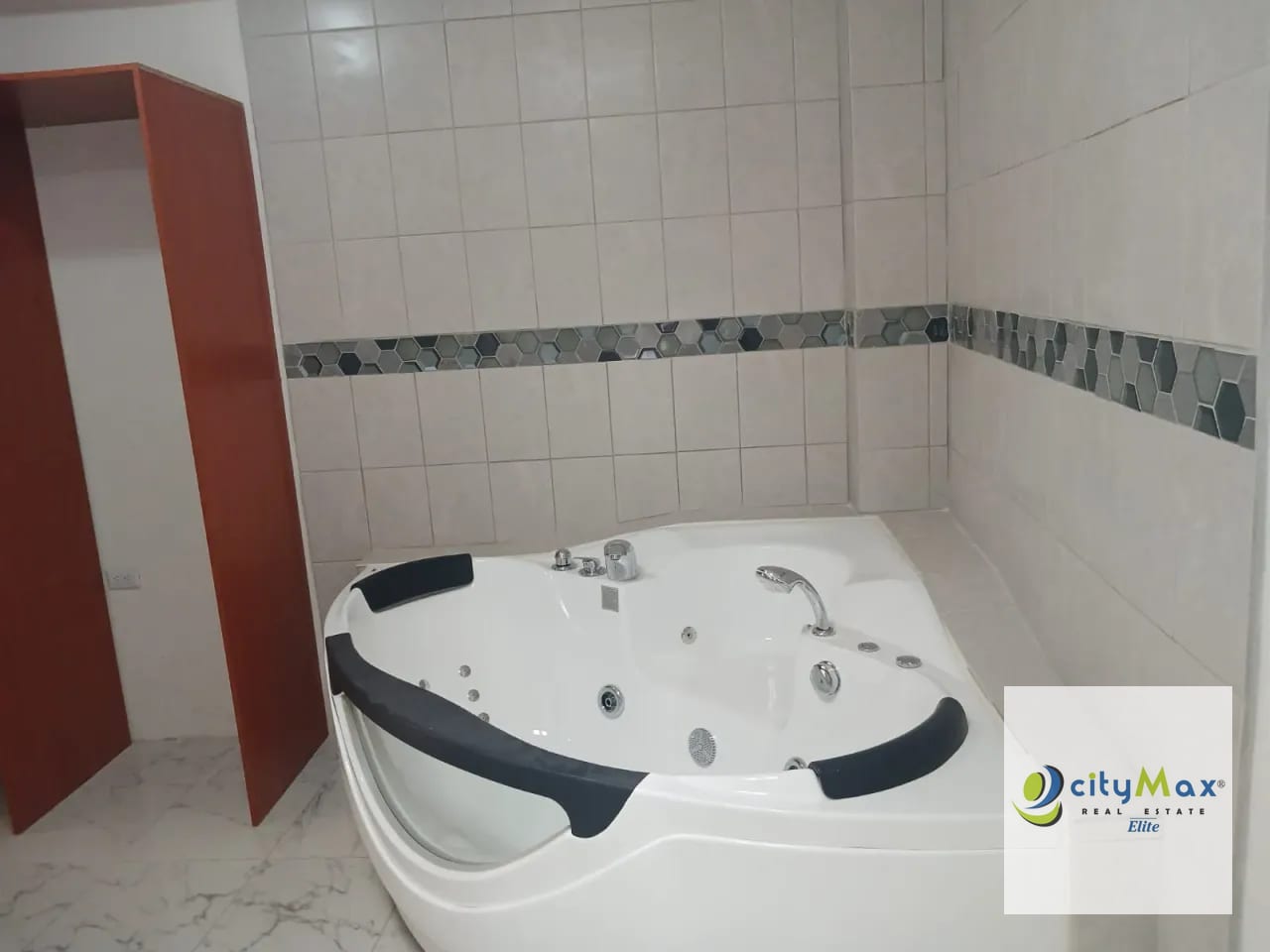 Casa Remodelada en Venta en Zona 1 — Casa en Venta en Zona 1, Guatemala, Ciudad — foto 7 de 15