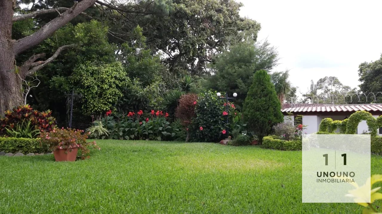 Espectacular propiedad en venta de 5 habitaciones en zona 15 — Casa en Venta en Colonia El Maestro, Zona 15, Guatemala, Ciudad — foto 4 de 11