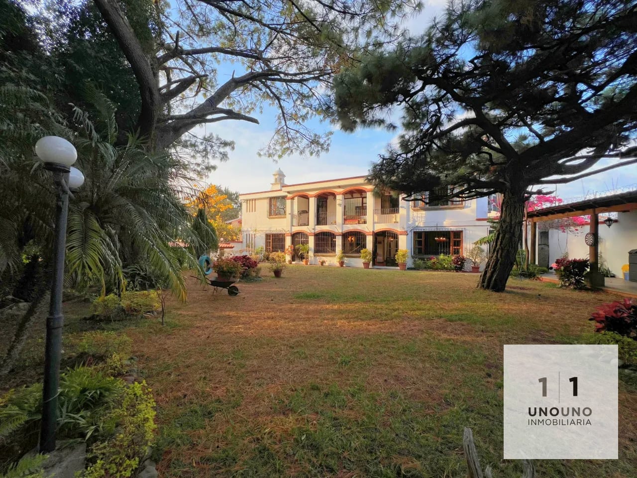Espectacular propiedad en venta de 5 habitaciones en zona 15 — Casa en Venta en Colonia El Maestro, Zona 15, Guatemala, Ciudad — foto 1 de 11