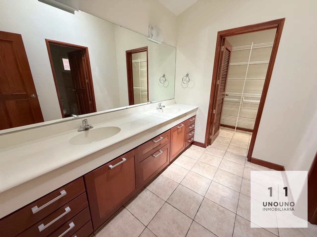 Casa en venta en Bosques de las Luces — Casa en Venta en Bosques de Las Luces, Carretera a El Salvador, Guatemala, Ciudad — foto 8 de 13