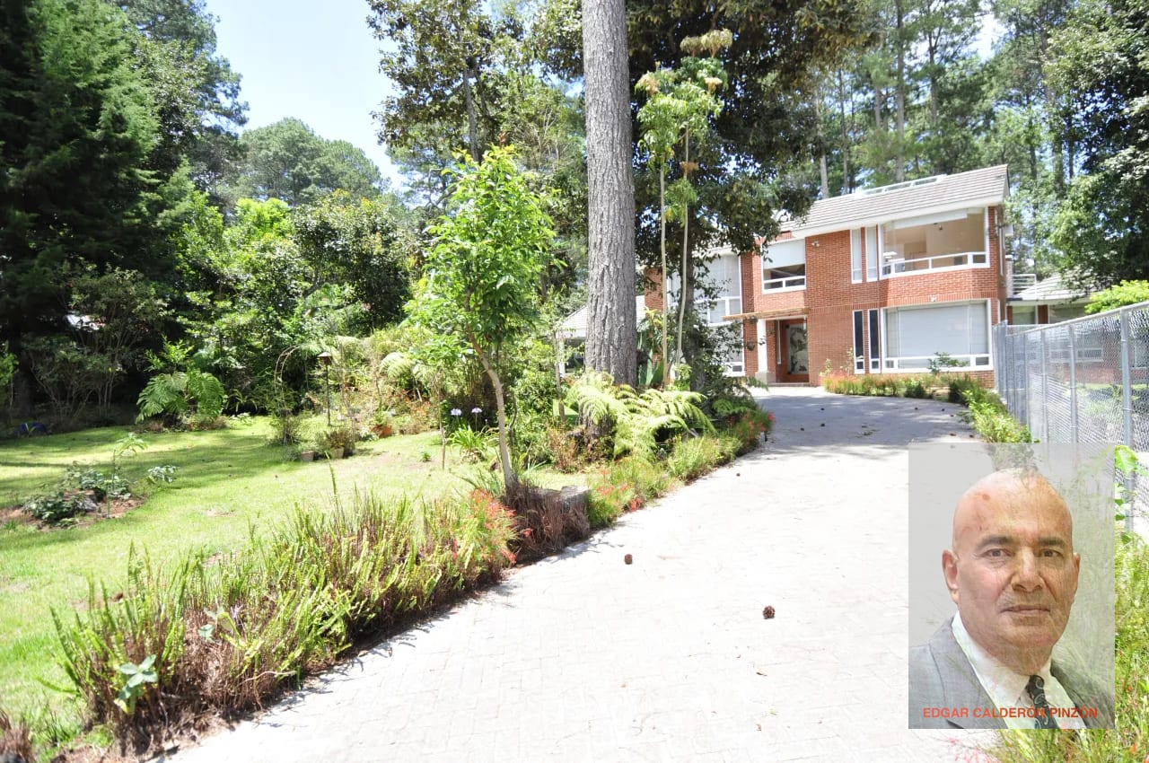 Casa Contemporánea de 2 Niveles con Piscina en Sacatepéquez — Casa en Venta en Santiago Sacatepéquez, Sacatepéquez — foto 17 de 17