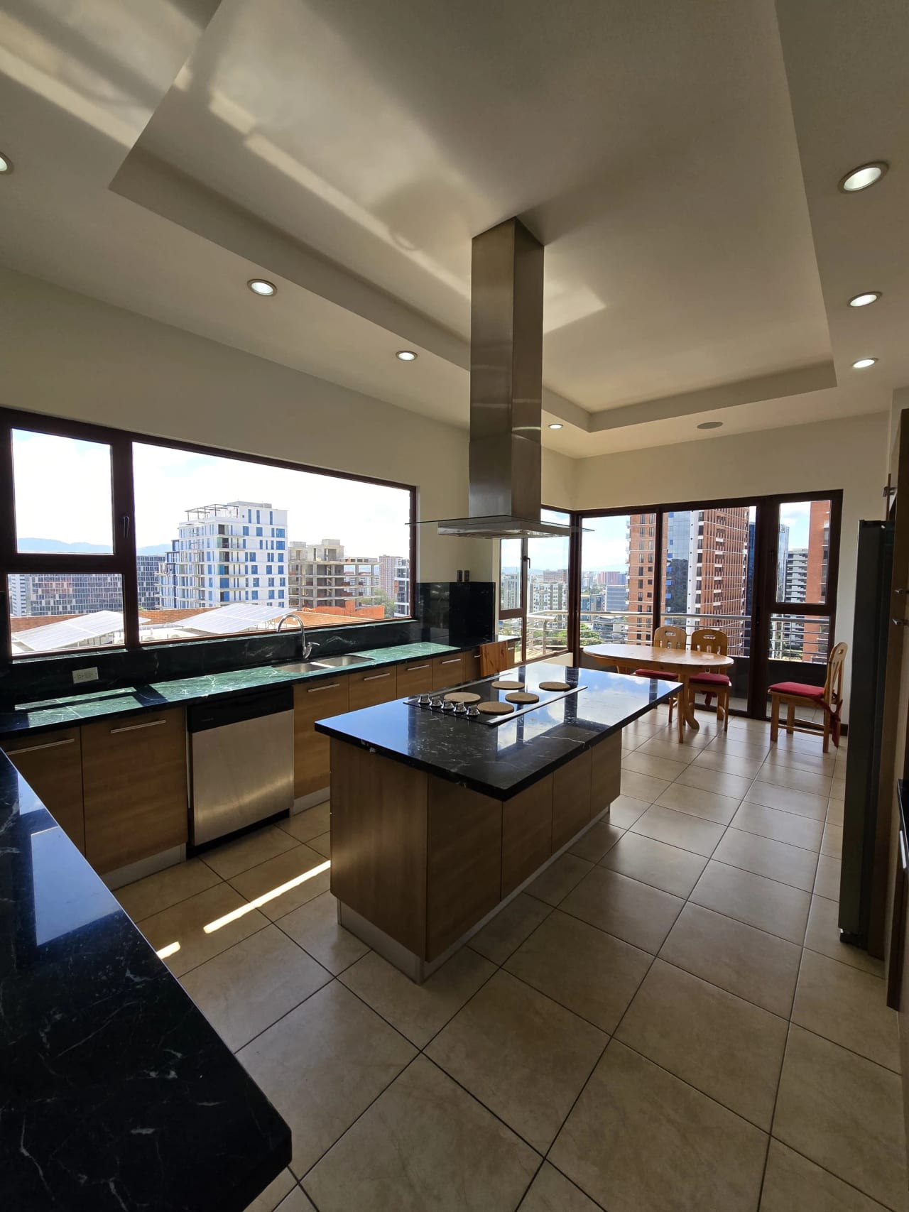 Se Alquila Apto. PH Santa María, Zona 10. — Apartamento en Alquiler en Santa María, Zona 10, Guatemala, Ciudad — foto 16 de 17