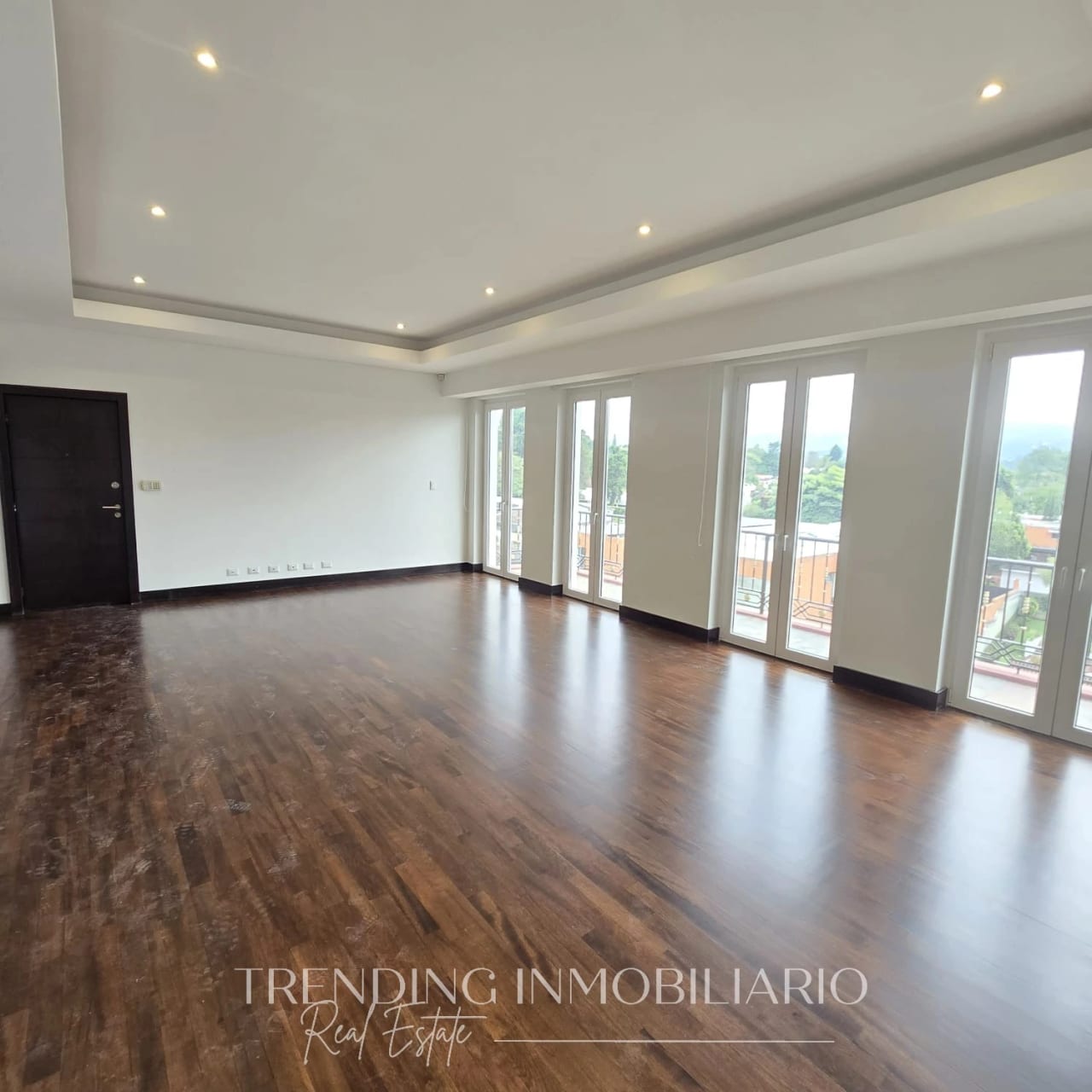 Apartamento en renta zona 14 edificio 5 Avenida de 3 habitaciones + 3 parqueos — Apartamento en Alquiler en Quinta Avenida, Zona 14, Guatemala, Ciudad — foto 3 de 11