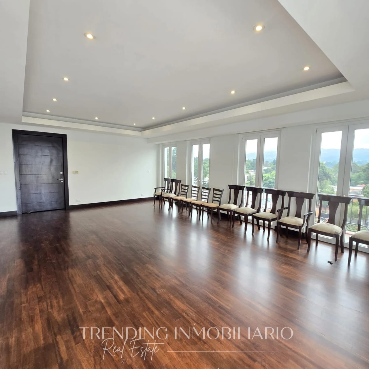 Apartamento en renta zona 14 edificio 5 Avenida de 3 habitaciones + 3 parqueos — Apartamento en Alquiler en Quinta Avenida, Zona 14, Guatemala, Ciudad — foto 1 de 11