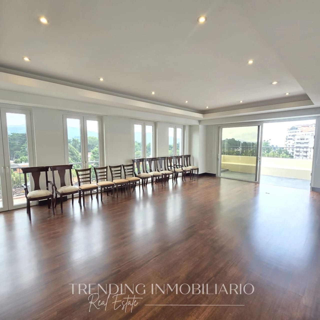 Apartamento en renta zona 14 edificio 5 Avenida de 3 habitaciones + 3 parqueos — Apartamento en Alquiler en Quinta Avenida, Zona 14, Guatemala, Ciudad — foto 4 de 11