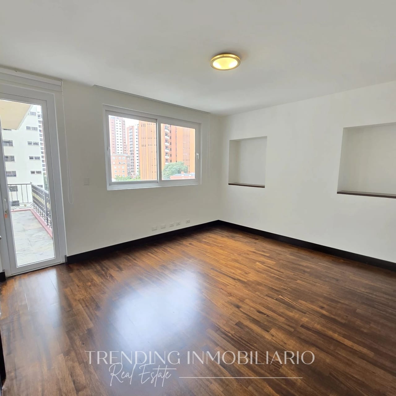 Apartamento en renta zona 14 edificio 5 Avenida de 3 habitaciones + 3 parqueos — Apartamento en Alquiler en Quinta Avenida, Zona 14, Guatemala, Ciudad — foto 8 de 11
