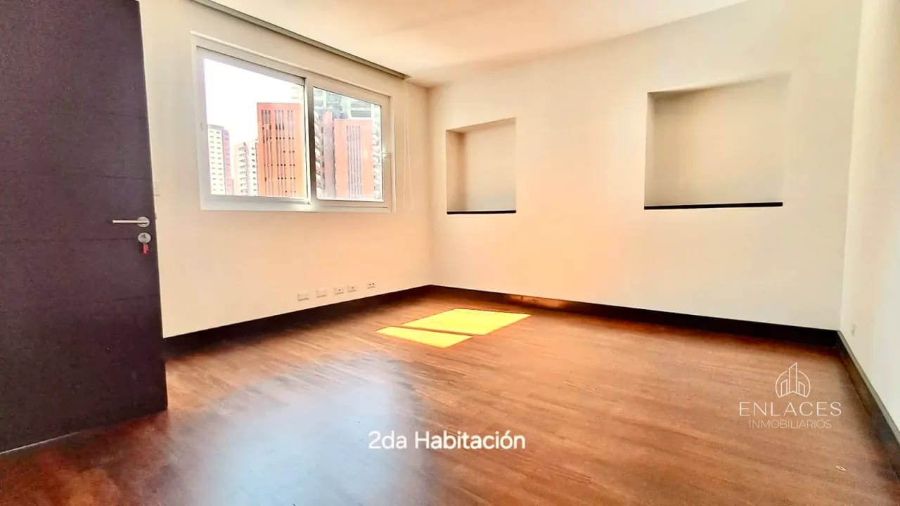 Zona 14 • Apartamento en Renta • Edificio 5ta Avenida — Apartamento en Alquiler en Zona 14, Guatemala, Ciudad — foto 11 de 16