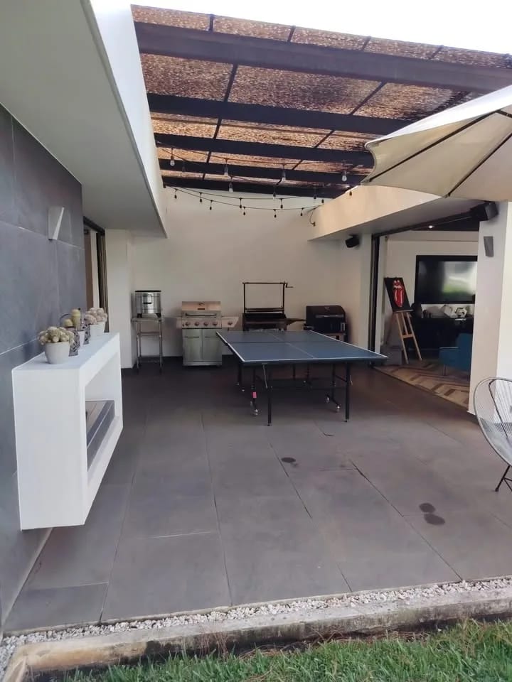 Lujosa Casa KM 14 Carretera a el Salvador en Venta — Casa en Venta en Carretera a El Salvador, Guatemala, Ciudad — foto 8 de 13