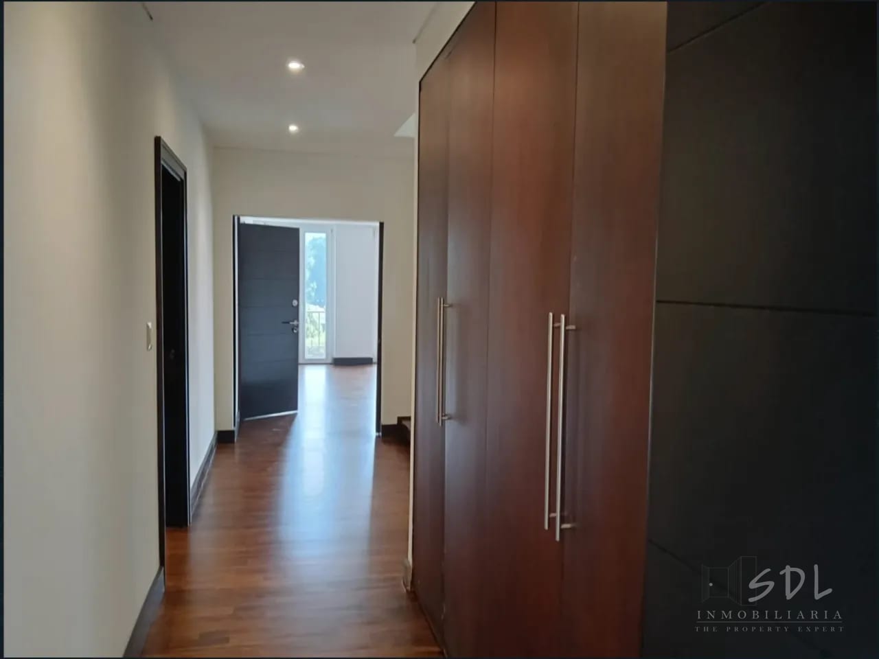 Zona 14 — Apartamento en Alquiler en Zona 14, Guatemala, Ciudad — foto 2 de 2