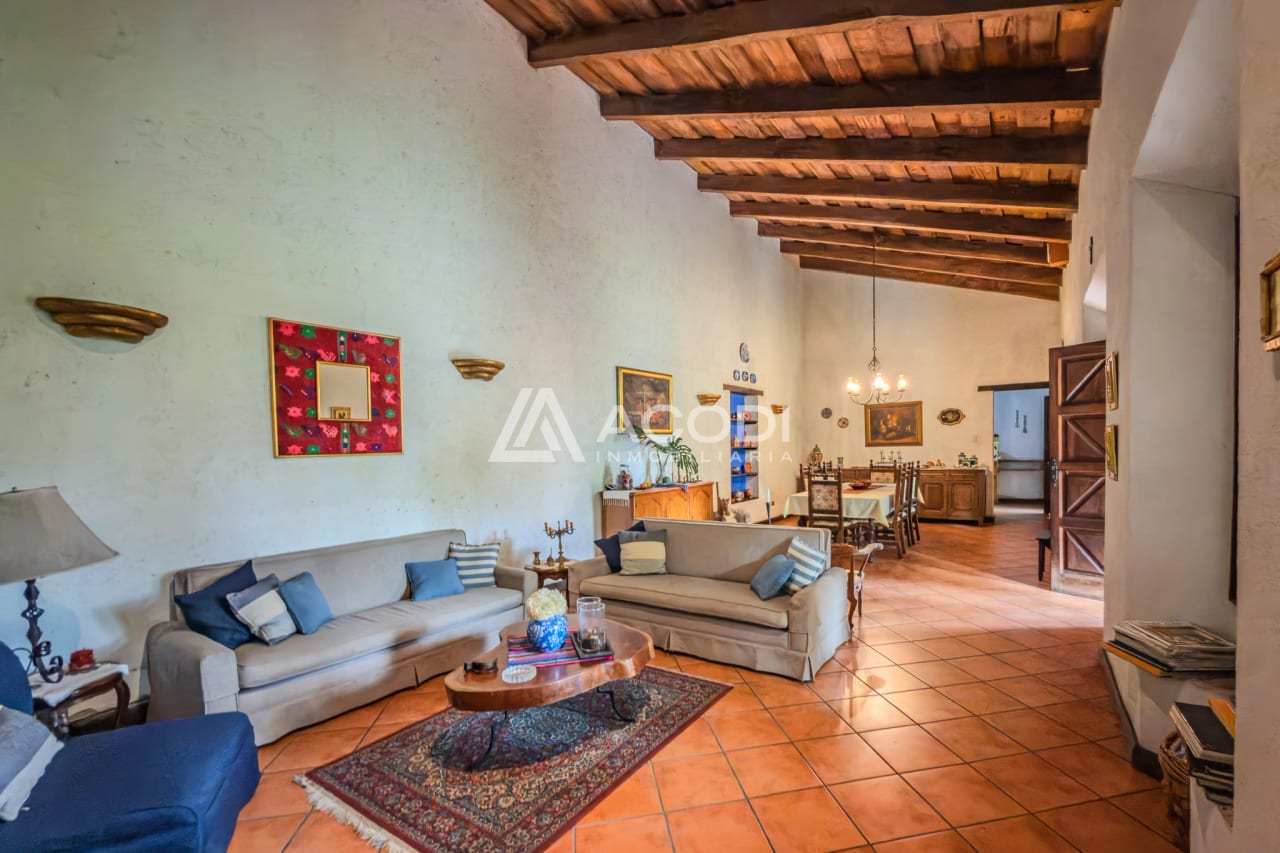Propiedad en Casco de Antigua Guatemala — Casa en Venta en Antigua, Sacatepéquez — foto 2 de 10