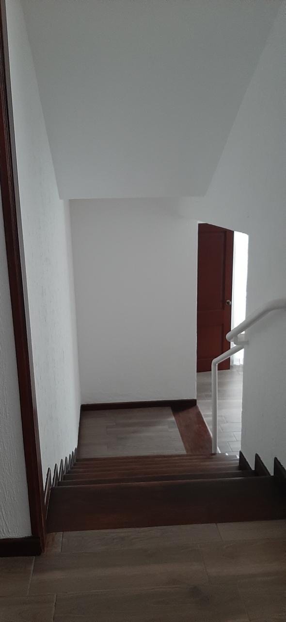 Disponible en Renta Hermosa Casa de Tres Niveles Colonia Elgin Zona 13 — Casa en Alquiler en Elgin, Zona 13, Guatemala, Ciudad — foto 3 de 10