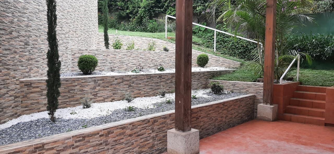 Disponible en Renta Hermosa Casa de Tres Niveles Colonia Elgin Zona 13 — Casa en Alquiler en Elgin, Zona 13, Guatemala, Ciudad — foto 9 de 10