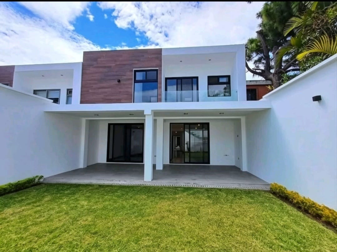 ESTRENA LA CASA DE TUS SUEÑOS EN SAN CRISTÓBAL! ✨🏡 📍 Sector B3, Las 3 Ceibas, San Cristóbal, Mixco — Casa en Venta en Zona 8 Mixco, Guatemala, Ciudad — foto 7 de 8