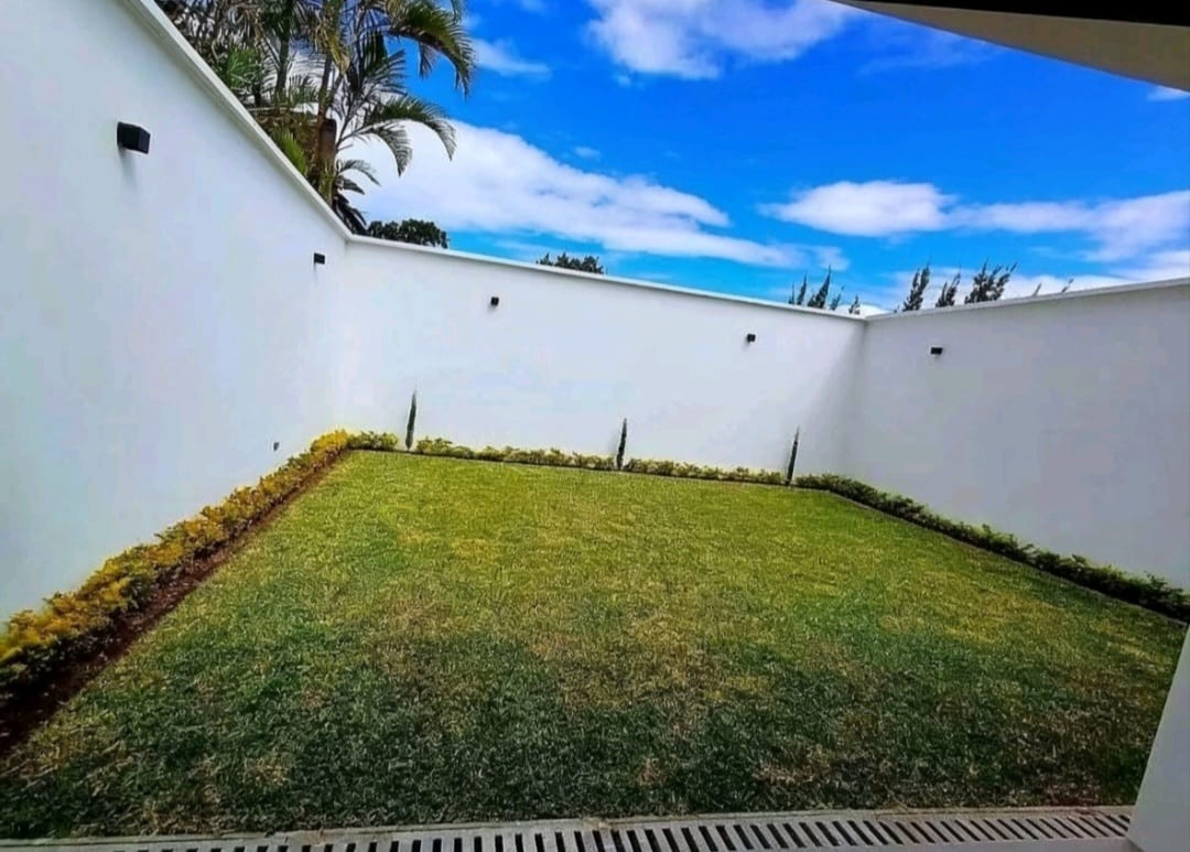 ESTRENA LA CASA DE TUS SUEÑOS EN SAN CRISTÓBAL! ✨🏡 📍 Sector B3, Las 3 Ceibas, San Cristóbal, Mixco — Casa en Venta en Zona 8 Mixco, Guatemala, Ciudad — foto 8 de 8