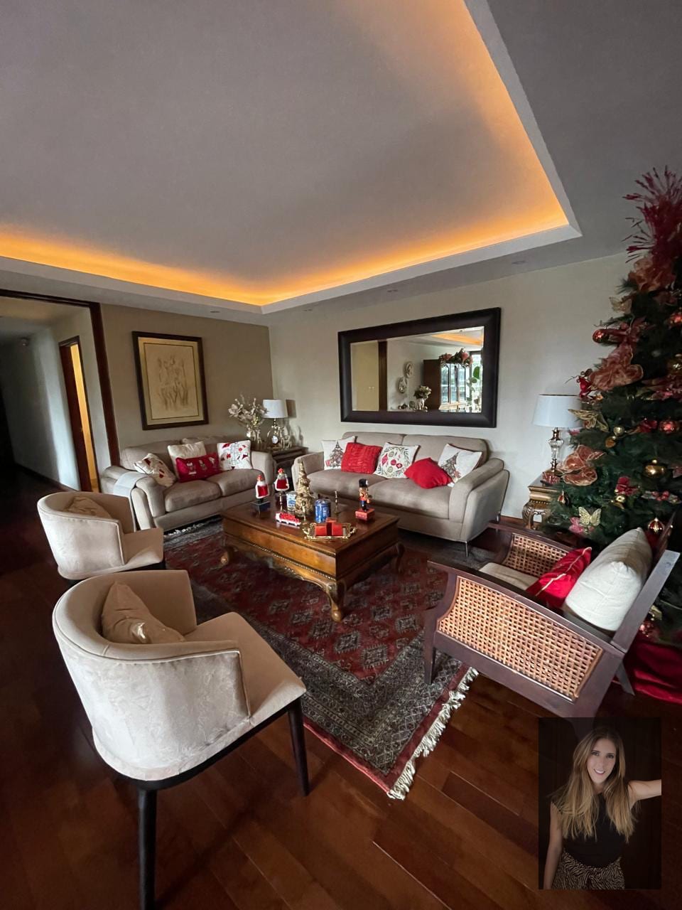 Apartamento en venta o renta Edificio Tiffany zona 10 (copia) — Apartamento en Venta en Zona 10, Guatemala, Ciudad — foto 2 de 15
