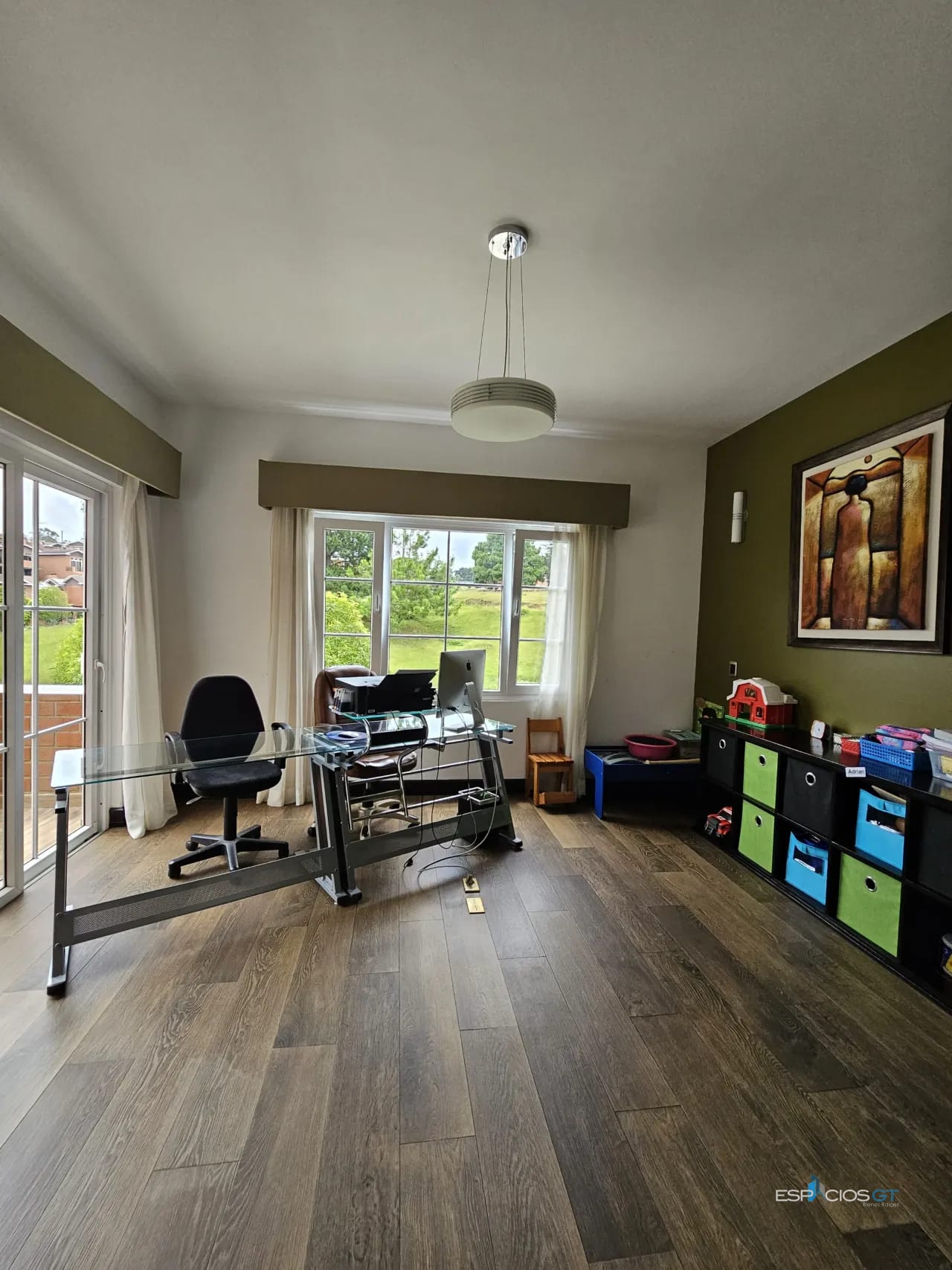 Hermosa casa con amplio jardín y terreno adicional Km. 16.5 CAES — Casa en Venta en Carretera a El Salvador, Guatemala, Ciudad — foto 3 de 7