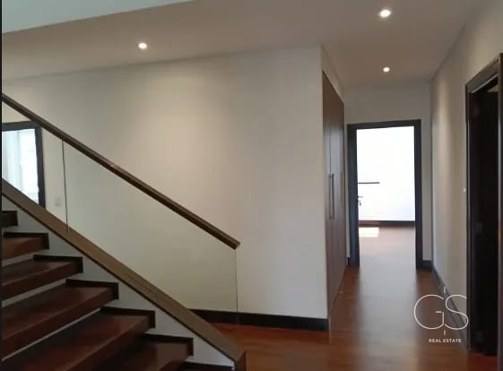 Apartamento Duplex, en zona 14 — Apartamento en Alquiler en Quinta Avenida, Zona 14, Guatemala, Ciudad — foto 8 de 10