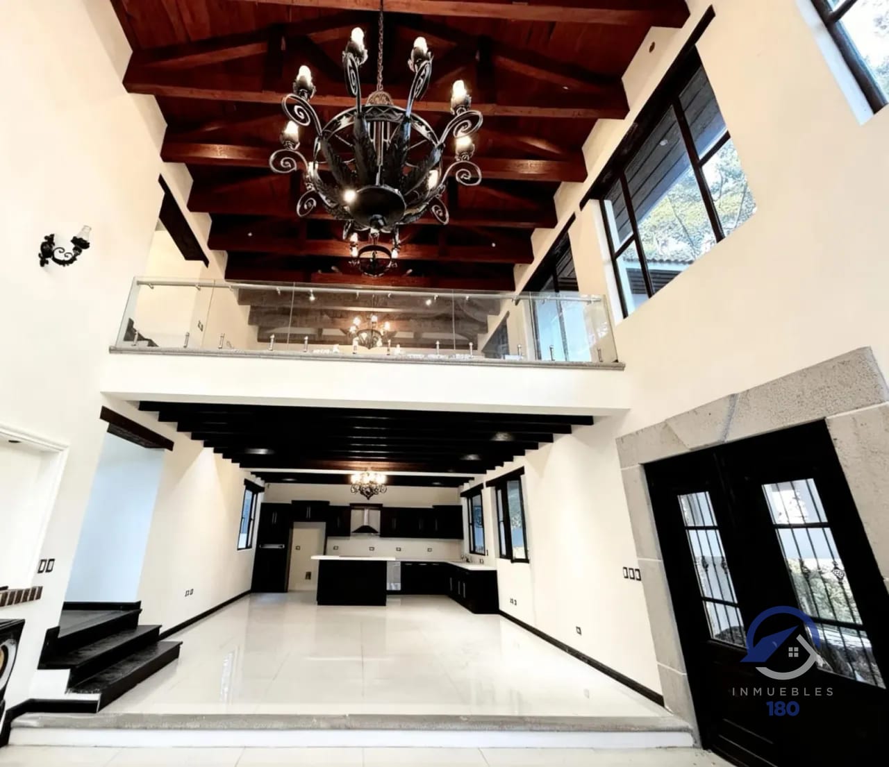 Casa en venta sobre la Carretera Interamericana, km. 33.8 — Casa en Venta en San Lucas Sacatepéquez, Sacatepéquez — foto 2 de 13