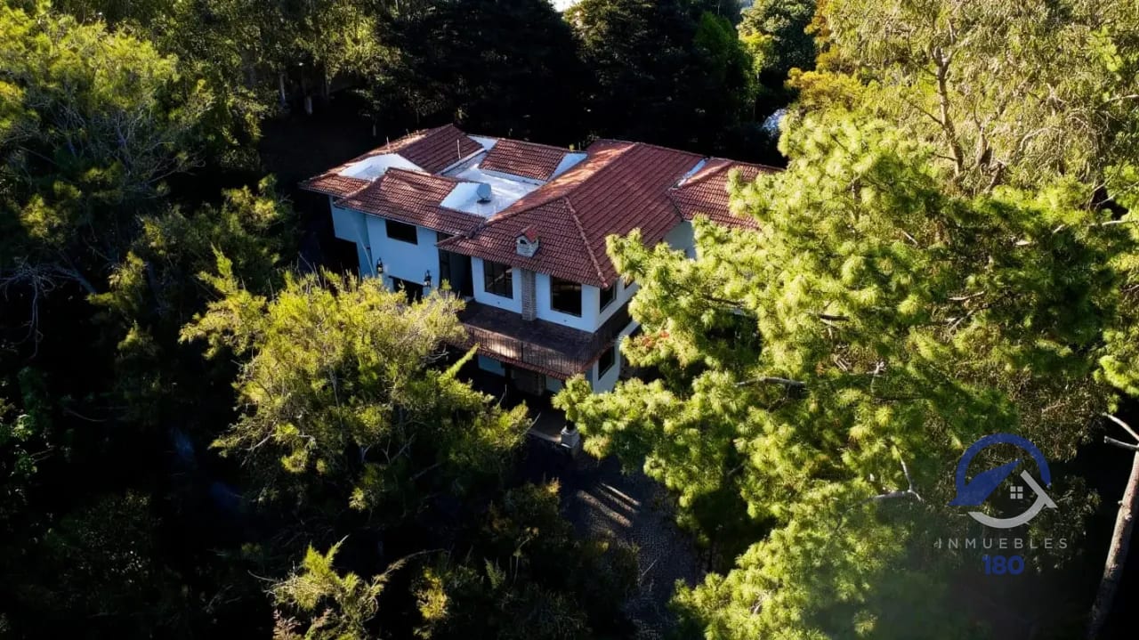 Casa en venta sobre la Carretera Interamericana, km. 33.8 — Casa en Venta en San Lucas Sacatepéquez, Sacatepéquez — foto 3 de 13
