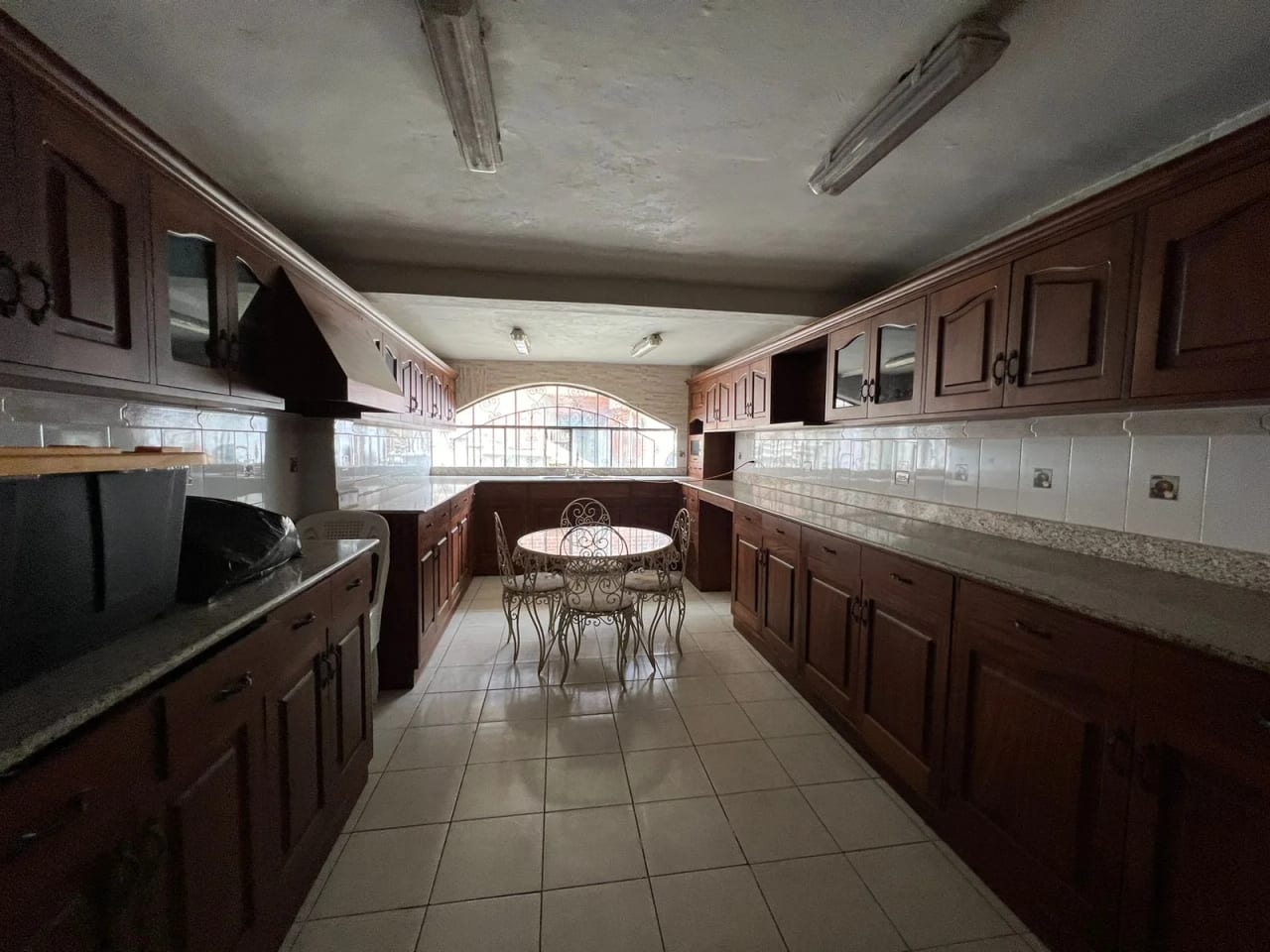 Hotel boutique en renta y venta, con área de restaurante y salón de eventos. En lo de Coy, cercano a Antigua y a la Ciudad — Casa vacacional en Alquiler en Antigua, Sacatepéquez — foto 2 de 11