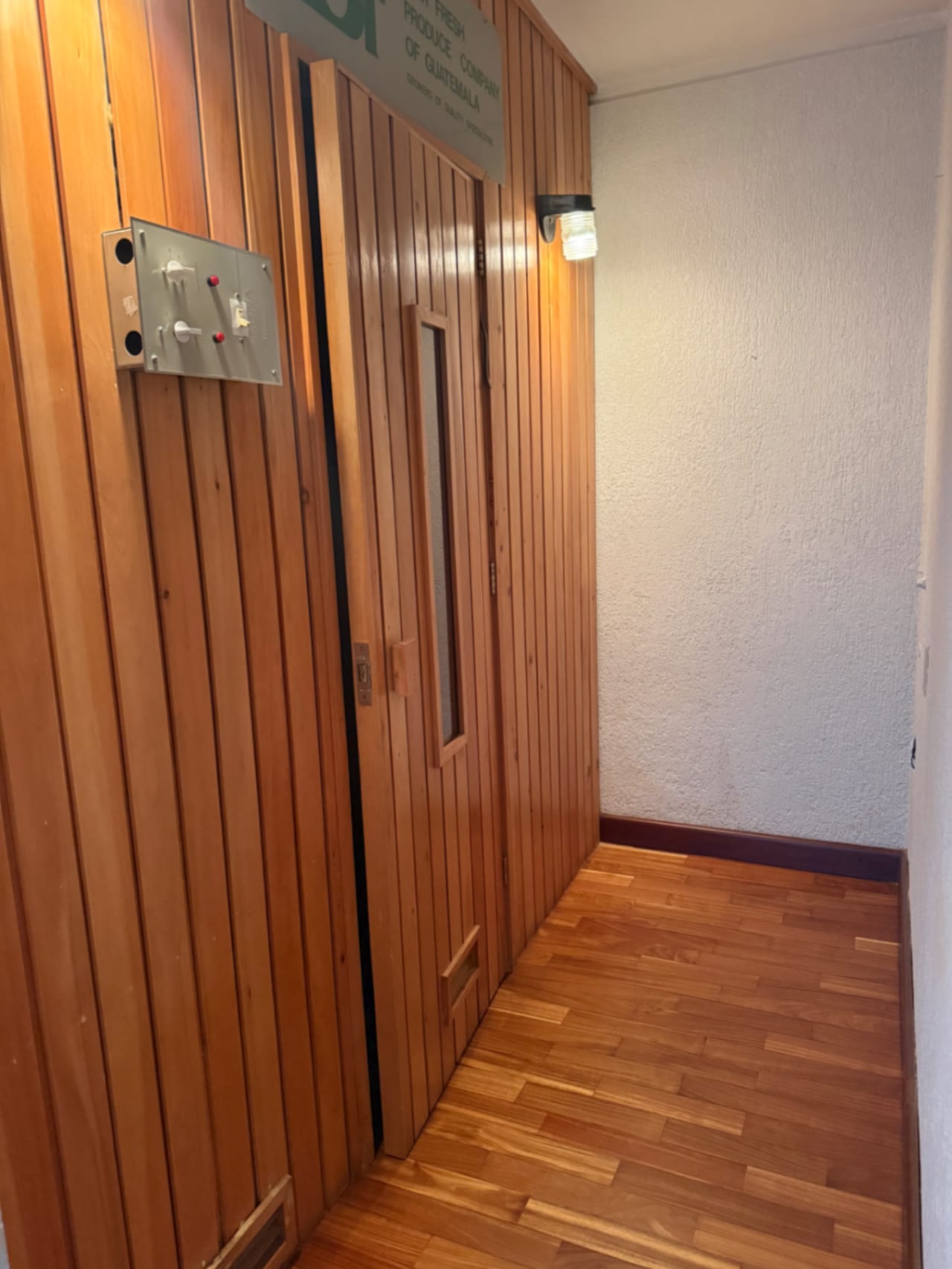 Lujosa Mansión en Montebello II Km 9.8 — Casa en Venta en Santa Catarina Pinula, Guatemala, Ciudad — foto 14 de 15