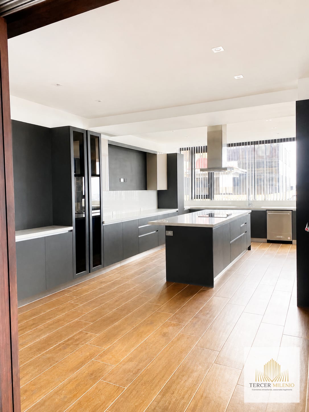 Espectacular Penthouse Oakland zona 10 — Apartamento en Venta en Zona 10, Guatemala, Ciudad — foto 2 de 9