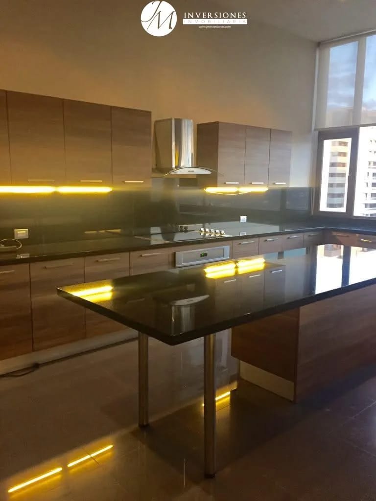 Apartamento en Renta de 4 Dormitorios en zona 14 — Apartamento en Alquiler en Zona 14, Guatemala, Ciudad — foto 6 de 10