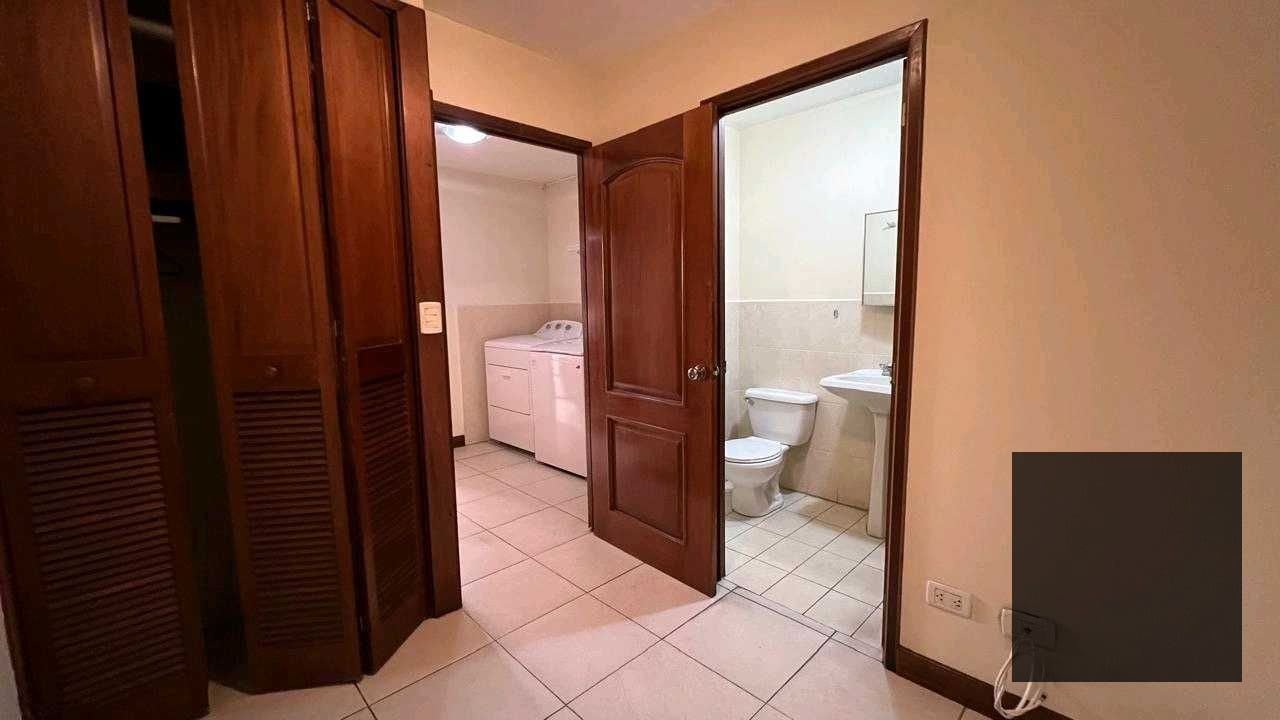 📍 AMPLIO APARTAMENTO EN VENTA en Edificio zona 14 — Apartamento en Venta en Almeira, Zona 14, Guatemala, Ciudad — foto 7 de 8