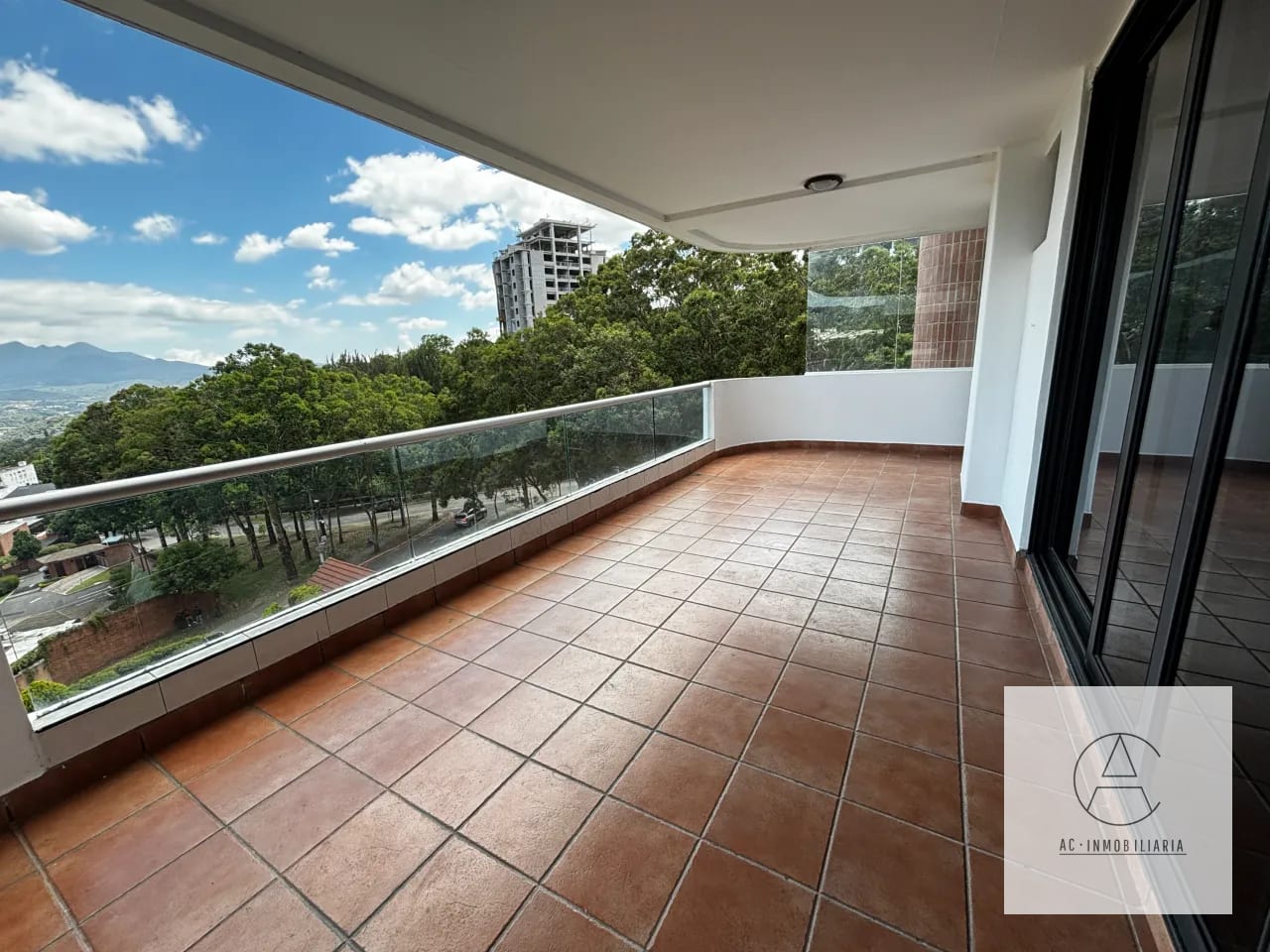 Renta Apto Marques del Valle, Zona 14 — Apartamento en Alquiler en Marqués del Valle, Zona 14, Guatemala, Ciudad — foto 2 de 11
