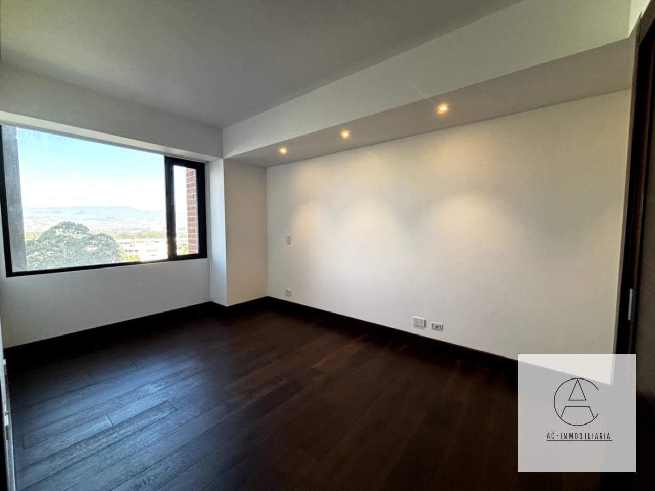Apartamento en renta en Sekkei, *DISPONIBLE en NOVIEMBRE* — Apartamento en Alquiler en Sekkei, Zona 14, Guatemala, Ciudad — foto 5 de 14
