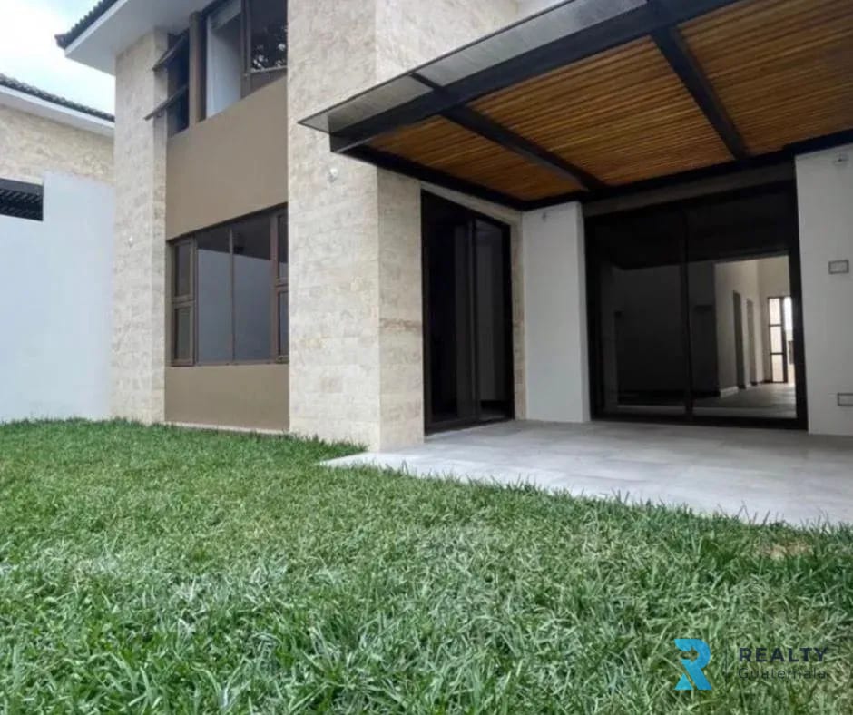 RENTO Casa Condominio La Reserva II, Lomas de San Isidro, Zona 16 — Casa en Alquiler en Lomas de San Isidro, Zona 16, Guatemala, Ciudad — foto 1 de 14