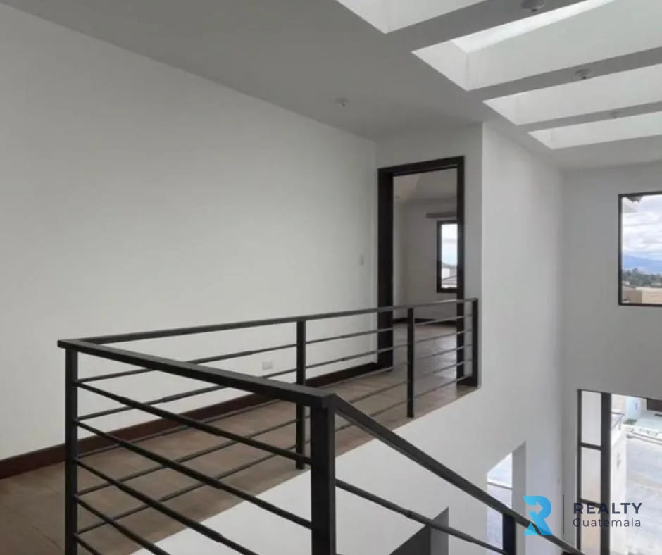 RENTO Casa Condominio La Reserva II, Lomas de San Isidro, Zona 16 — Casa en Alquiler en Lomas de San Isidro, Zona 16, Guatemala, Ciudad — foto 4 de 14
