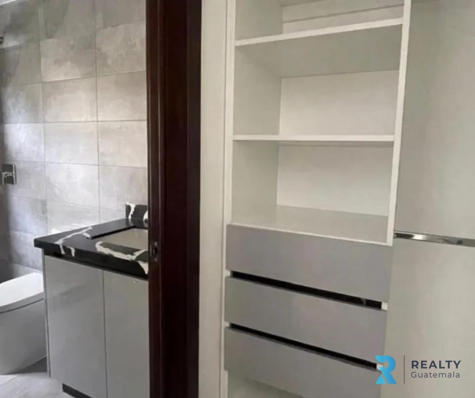 RENTO Casa Condominio La Reserva II, Lomas de San Isidro, Zona 16 — Casa en Alquiler en Lomas de San Isidro, Zona 16, Guatemala, Ciudad — foto 11 de 14