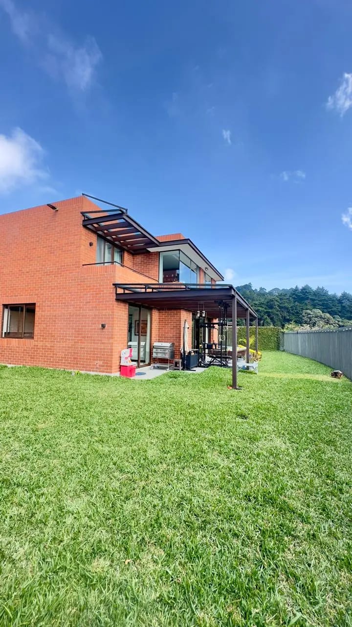 Vendo espectacular casa en Residencias Concepción Kms 15.5 CAES — Casa en Venta en km 11-15, Carretera a El Salvador, Guatemala, Ciudad — foto 3 de 14