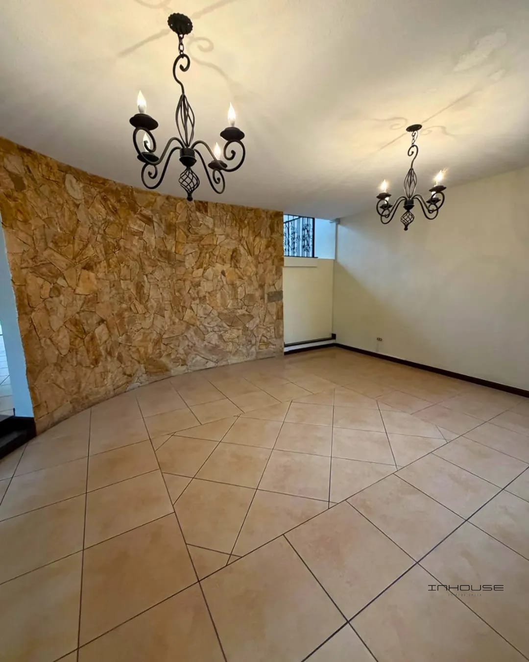 Casa en Venta en Zona 16 Jardines de San Isidro — Casa en Venta en Jardines de San Isidro, Zona 16, Guatemala, Ciudad — foto 8 de 10