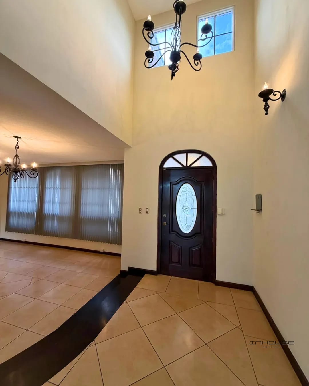 Casa en Venta en Zona 16 Jardines de San Isidro — Casa en Venta en Jardines de San Isidro, Zona 16, Guatemala, Ciudad — foto 9 de 10