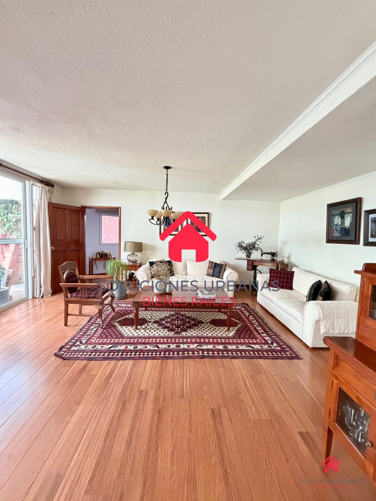 Lindisima Casa con Dormitorio en Primer Nivel Colinas de Castel — Casa en Venta en Colinas de Castel, Carretera a El Salvador, Guatemala, Ciudad — foto 7 de 9