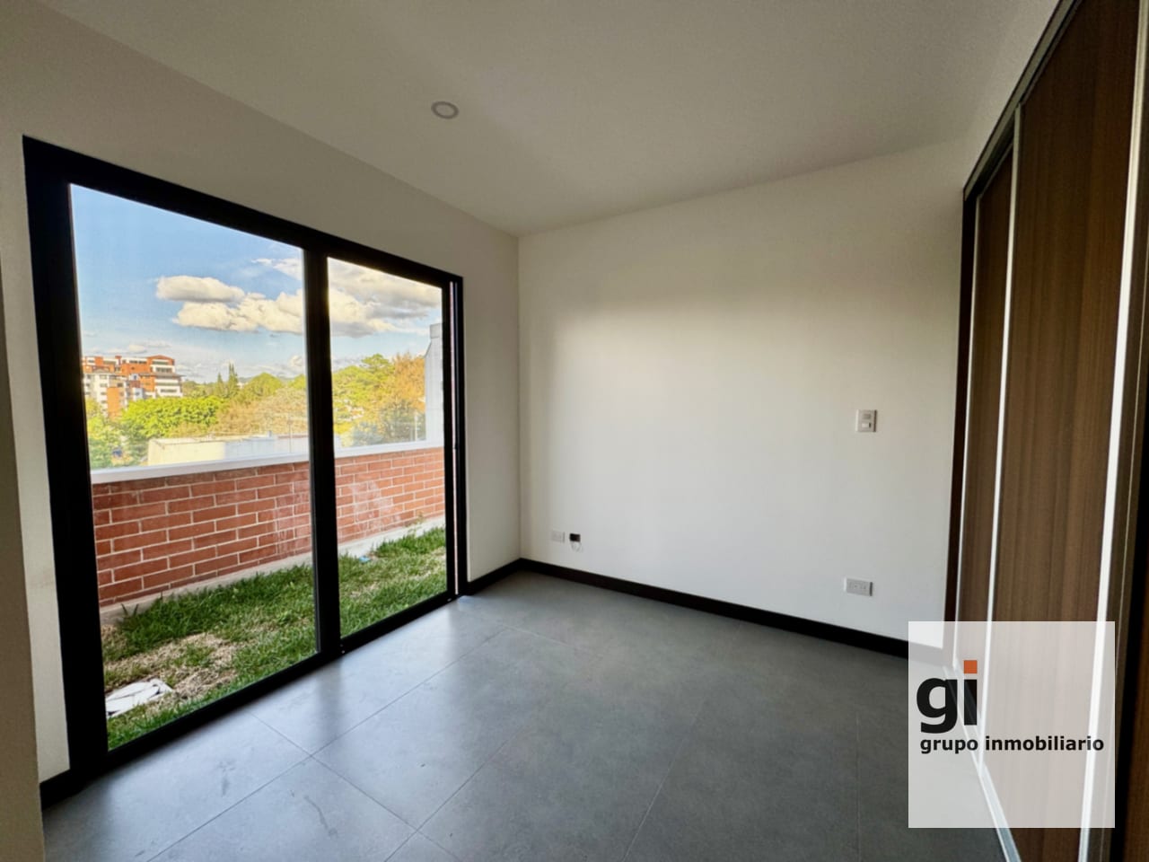 Apartamento con jardín y vista en zona 15, 3 dormitorios. — Apartamento en Venta en Zona 15, Guatemala, Ciudad — foto 8 de 13