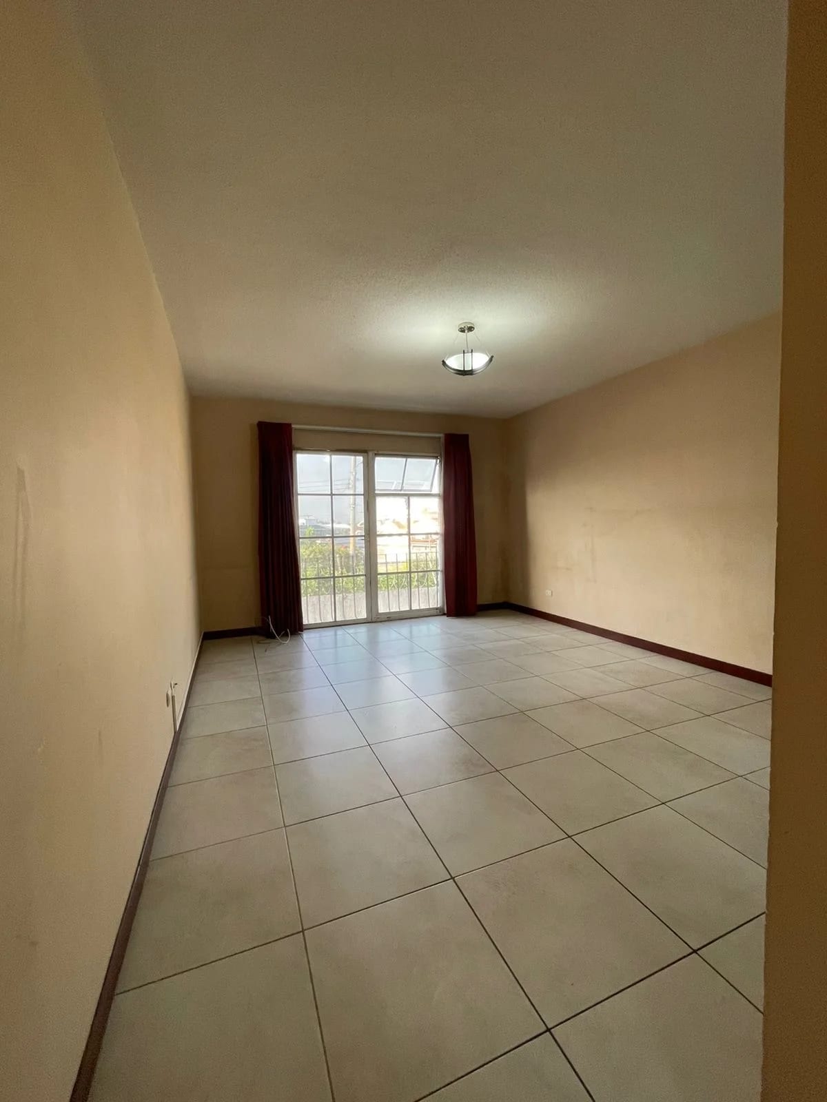 Casa amplia en Bosques de San Nicolás, Zona 4 de Mixco — Casa en Venta en Bosques de San Nicolás, Zona 4 Mixco, Guatemala, Ciudad — foto 7 de 17